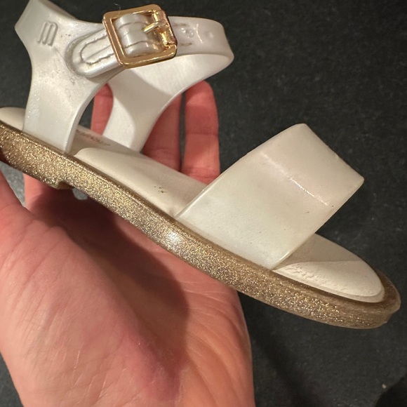 Girls’ Melissa Mini Mar III BB Sandals | Size 8 | White/Glitter - Picture 6 of 6